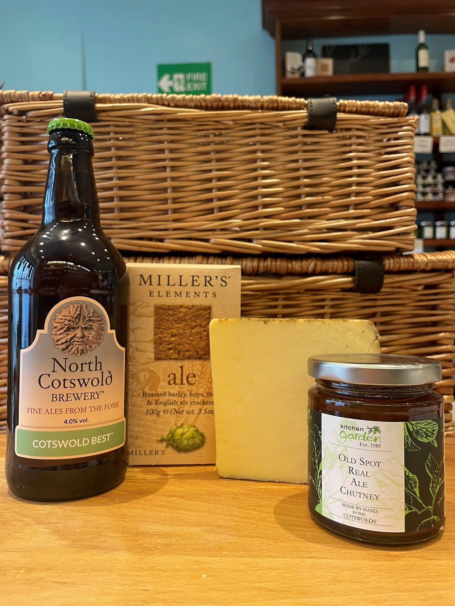 The Real Ale & Cheese Gift Box
